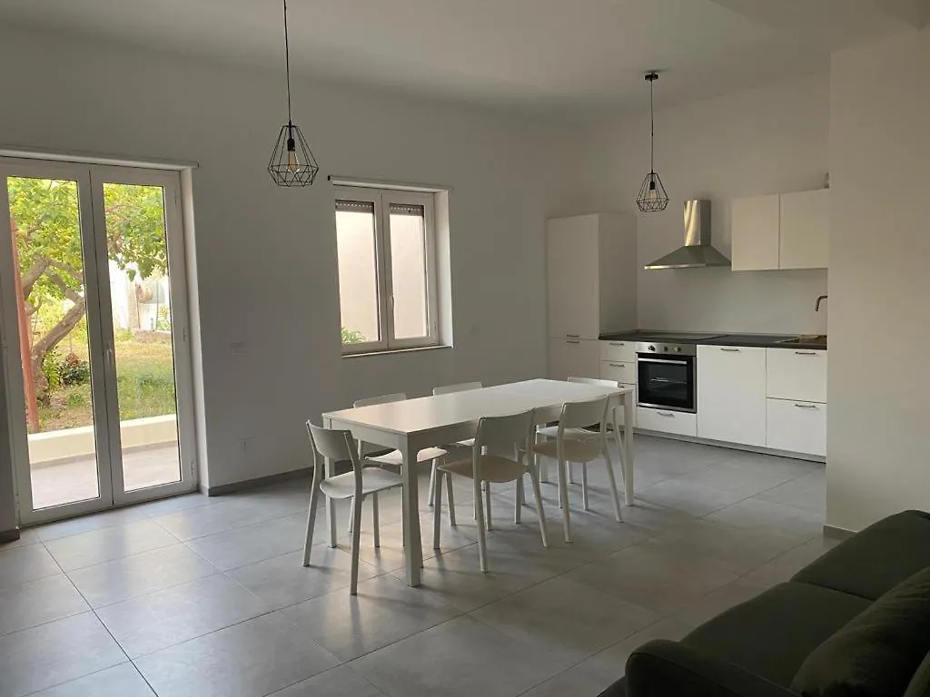A Casa Di Papa By Holiday World Milazzo 0*,